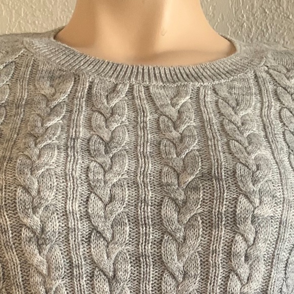 📎Basic women’s gray cable knit sweater - Picture 4 of 6